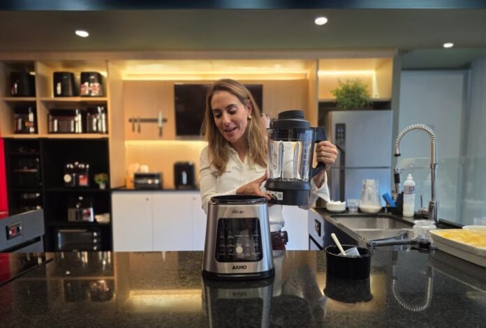 Arno apresenta produtos tecnológicos para casa e roupas