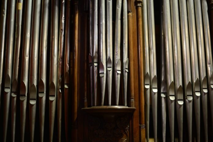 Como compositores criam música de terror em filmes