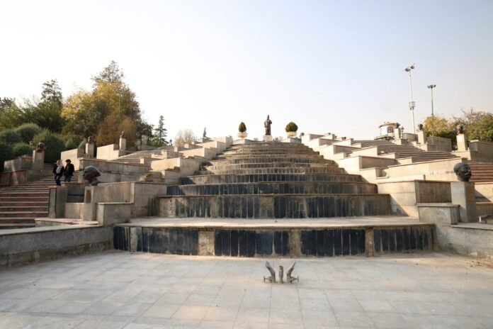 Irã fica sem água e precisa mudar sua capital