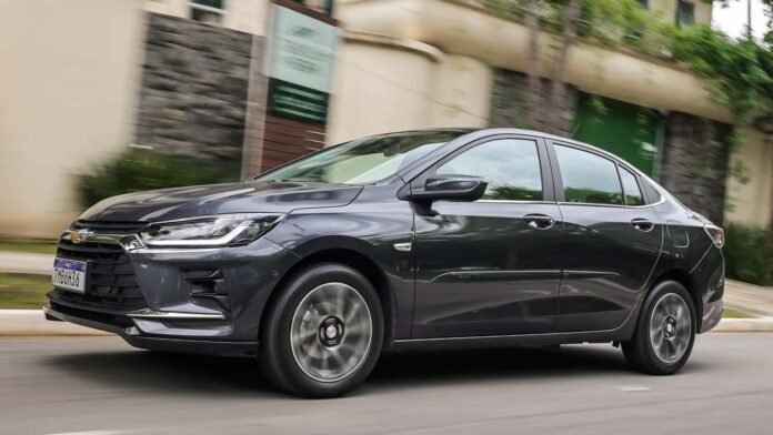 Teste do Chevrolet Onix Plus Premier 2026 mantém tradição
