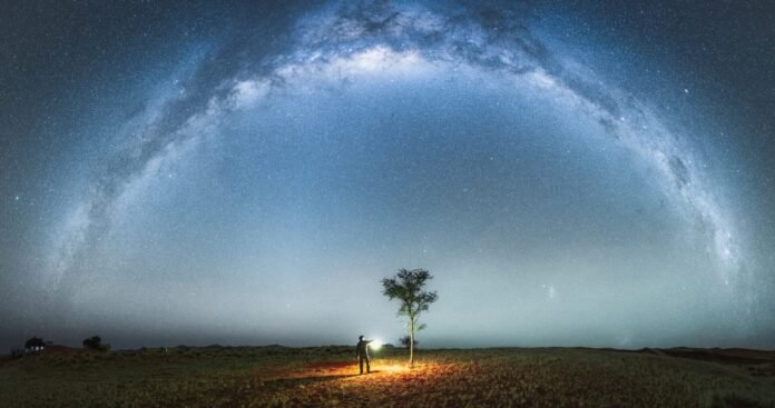 Buracos negros supermassivos como pesadelos cósmicos