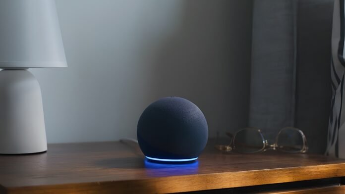 Echo Dot da Amazon cai para R$ 255 na Black