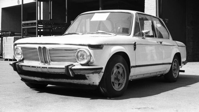 Porsche comprou BMW para esconder seu primeiro carro com motor