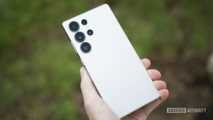 Leakers divergem sobre lançamento do Galaxy S26