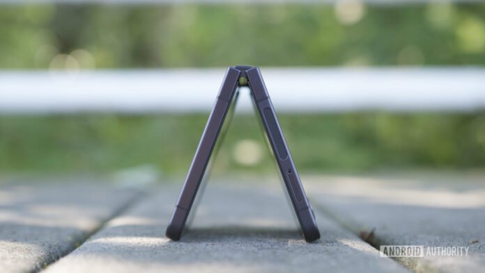 Samsung pode levar fórmula do Galaxy Z Fold 7 para Z Flip 8